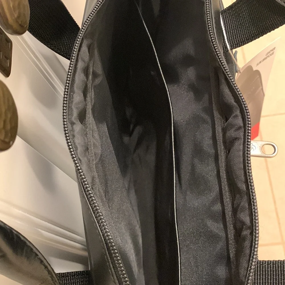 NWT Samsonite classic leather slim briefcase color black